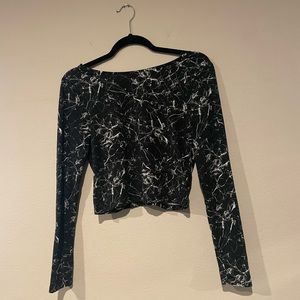 CLOSING SALE! Top Black and White, M